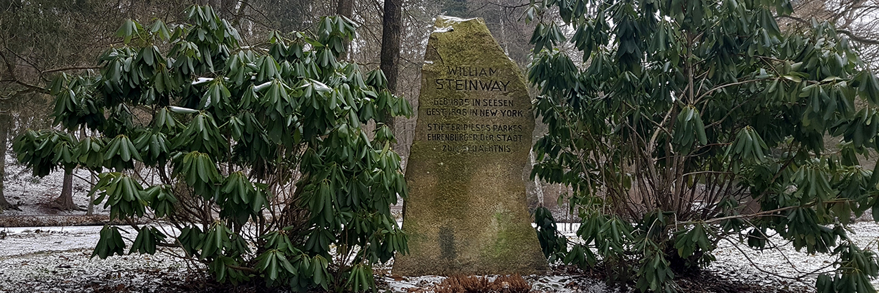 Gedenkstein Steinway Park Der Gedenkstein im Steinway Park von Seesen